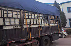 山(shān)德(dé)維克錨杆鑽機鑿岩機張拉機具(jù)裝(zhuāng)車(chē)發貨